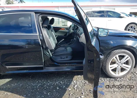 2013 Volkswagen Passat 2.0L Tdi Sel Premium z USA, uszkodzony, nr VIN 1VWCN7A36DC122296